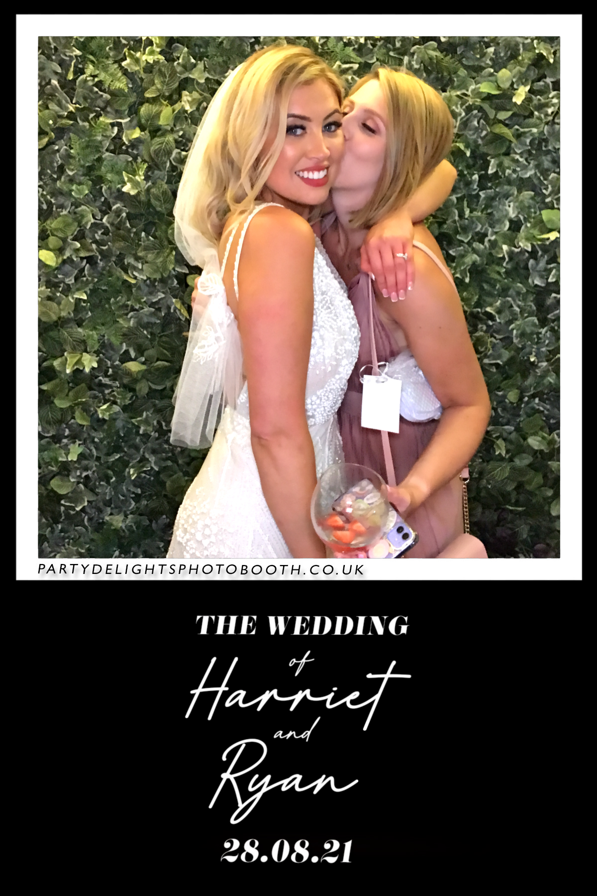 Ryan and Harriet's Wedding | View more photos from the event at gallery.partydelightsphotobooth.co.uk/u/PartyDelightsPhotoBooth/Ryan-and-Harriets-Wedding