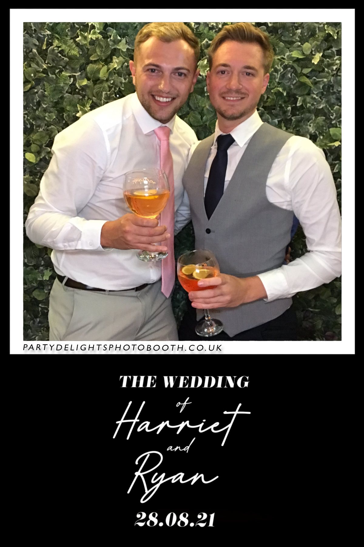 Ryan and Harriet's Wedding | View more photos from the event at gallery.partydelightsphotobooth.co.uk/u/PartyDelightsPhotoBooth/Ryan-and-Harriets-Wedding