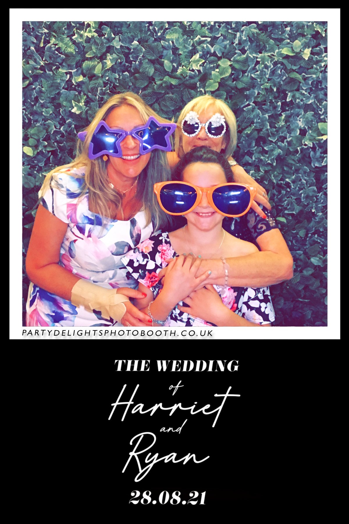 Ryan and Harriet's Wedding | View more photos from the event at gallery.partydelightsphotobooth.co.uk/u/PartyDelightsPhotoBooth/Ryan-and-Harriets-Wedding