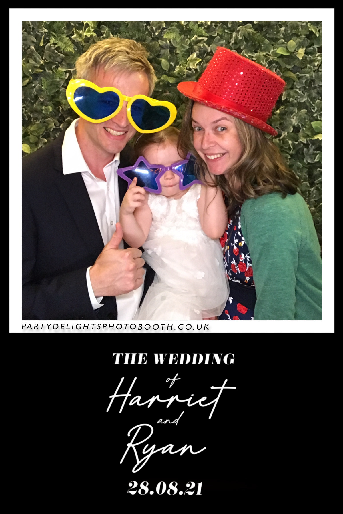 Ryan and Harriet's Wedding | View more photos from the event at gallery.partydelightsphotobooth.co.uk/u/PartyDelightsPhotoBooth/Ryan-and-Harriets-Wedding
