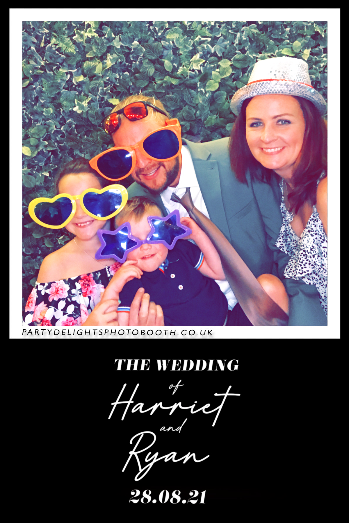 Ryan and Harriet's Wedding | View more photos from the event at gallery.partydelightsphotobooth.co.uk/u/PartyDelightsPhotoBooth/Ryan-and-Harriets-Wedding