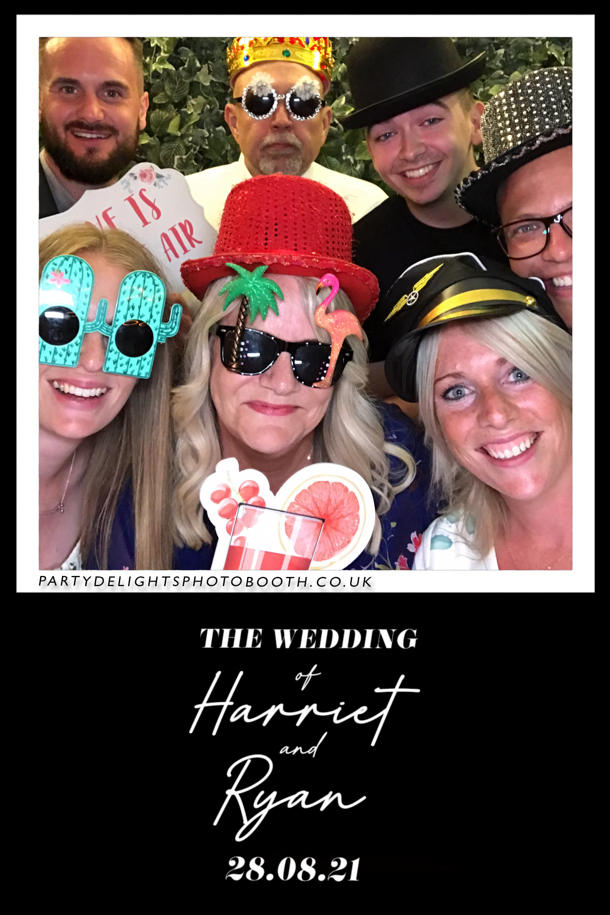 Ryan and Harriet's Wedding | View more photos from the event at gallery.partydelightsphotobooth.co.uk/u/PartyDelightsPhotoBooth/Ryan-and-Harriets-Wedding