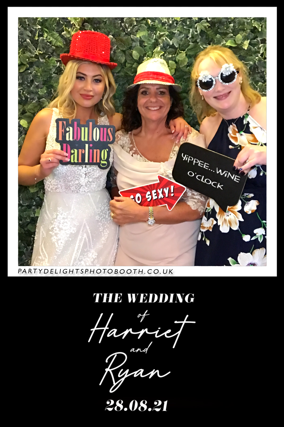 Ryan and Harriet's Wedding | View more photos from the event at gallery.partydelightsphotobooth.co.uk/u/PartyDelightsPhotoBooth/Ryan-and-Harriets-Wedding