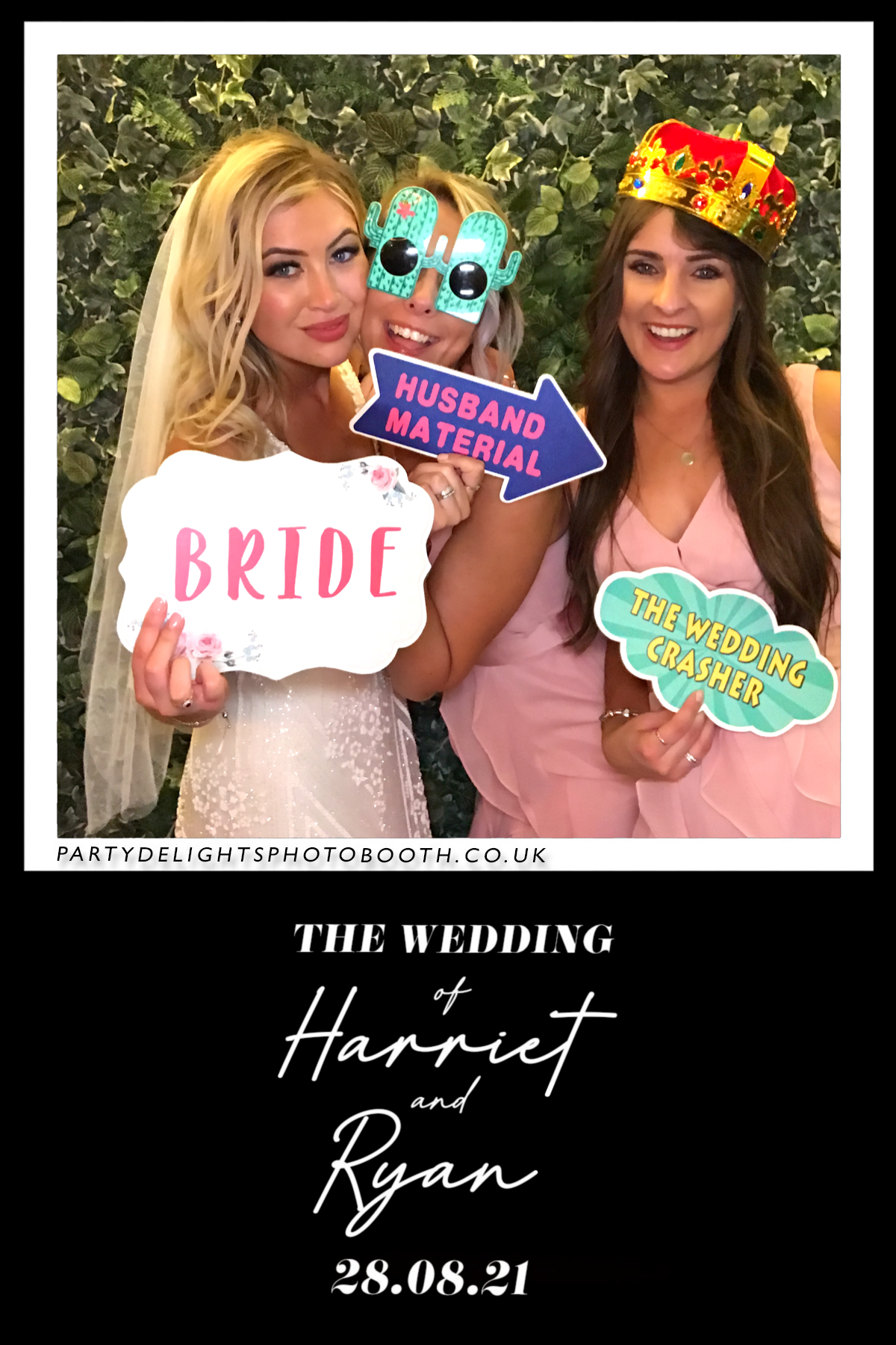 Ryan and Harriet's Wedding | View more photos from the event at gallery.partydelightsphotobooth.co.uk/u/PartyDelightsPhotoBooth/Ryan-and-Harriets-Wedding