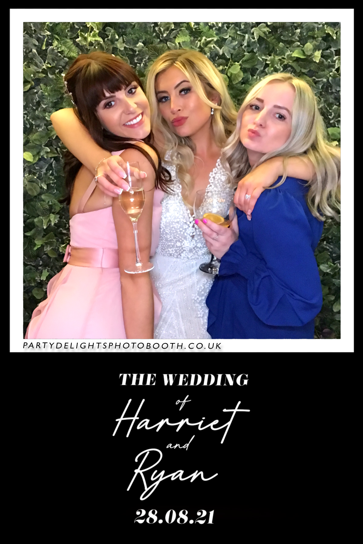 Ryan and Harriet's Wedding | View more photos from the event at gallery.partydelightsphotobooth.co.uk/u/PartyDelightsPhotoBooth/Ryan-and-Harriets-Wedding