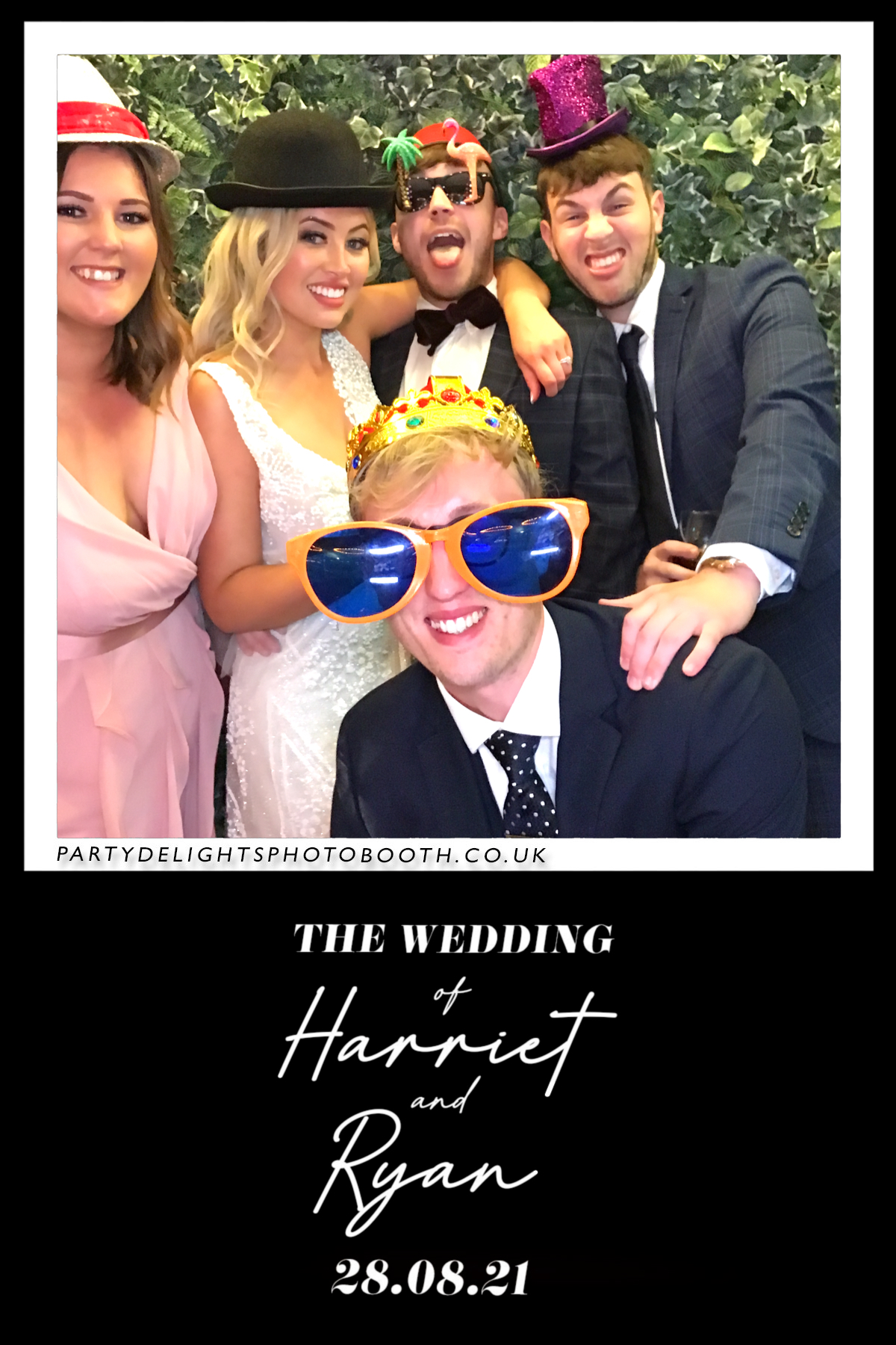 Ryan and Harriet's Wedding | View more photos from the event at gallery.partydelightsphotobooth.co.uk/u/PartyDelightsPhotoBooth/Ryan-and-Harriets-Wedding