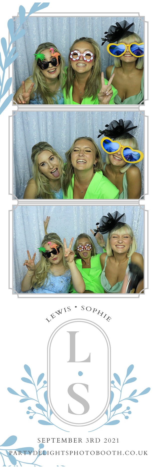 Sophie and Lewis' Wedding | View more photos from the event at gallery.partydelightsphotobooth.co.uk/u/PartyDelightsPhotoBooth/Sophie-and-Lewis-Wedding
