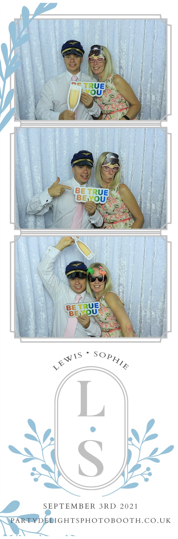 Sophie and Lewis' Wedding | View more photos from the event at gallery.partydelightsphotobooth.co.uk/u/PartyDelightsPhotoBooth/Sophie-and-Lewis-Wedding
