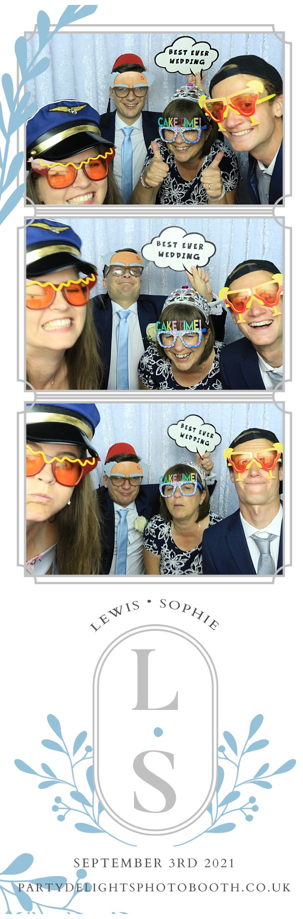 Sophie and Lewis' Wedding | View more photos from the event at gallery.partydelightsphotobooth.co.uk/u/PartyDelightsPhotoBooth/Sophie-and-Lewis-Wedding