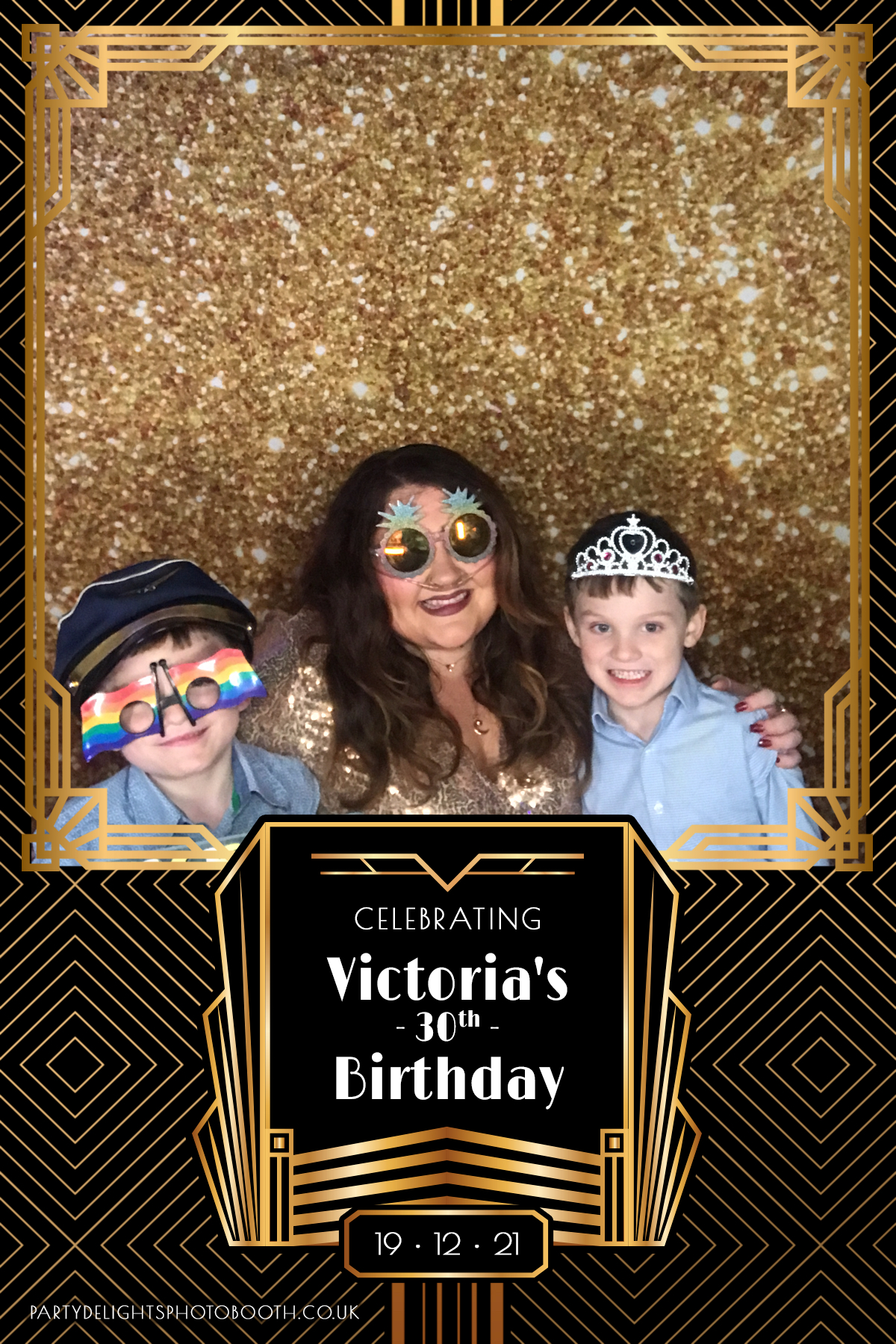 Vickie's 30th Birthday Party | View more photos from the event at gallery.partydelightsphotobooth.co.uk/u/PartyDelightsPhotoBooth/Vickies-30th-Birthday-Party