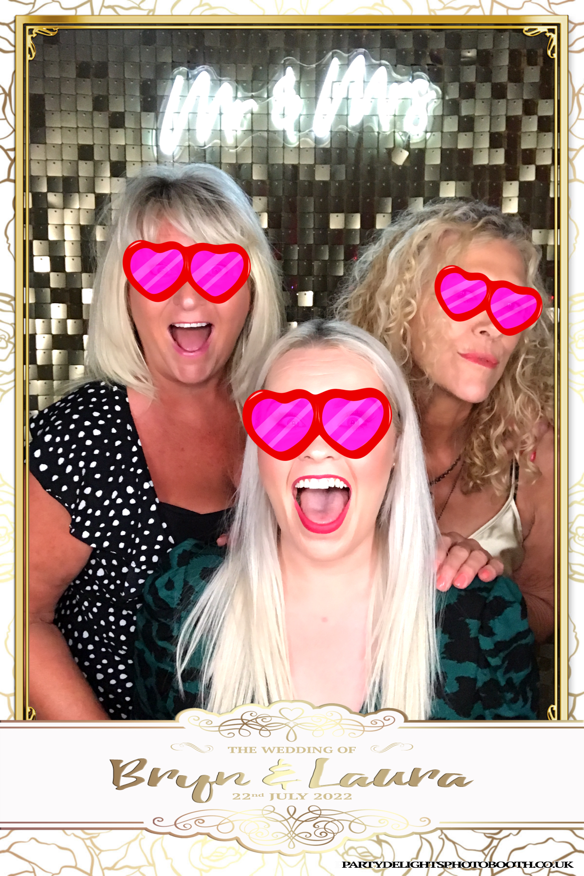 Bryn and Laura’s Wedding | View more photos from the event at gallery.partydelightsphotobooth.co.uk/u/PartyDelightsPhotoBooth/Bryn-and-Laura’s-Wedding