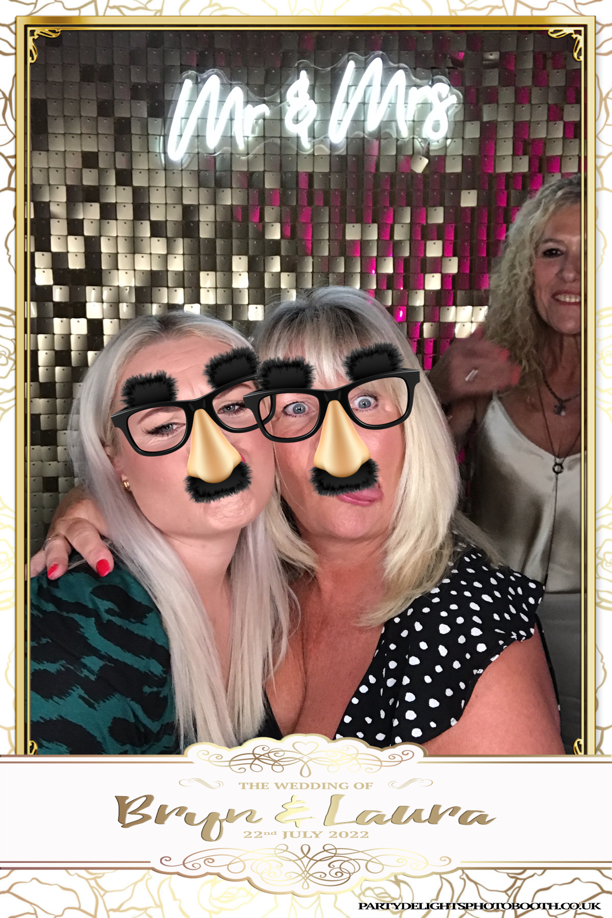Bryn and Laura’s Wedding | View more photos from the event at gallery.partydelightsphotobooth.co.uk/u/PartyDelightsPhotoBooth/Bryn-and-Laura’s-Wedding