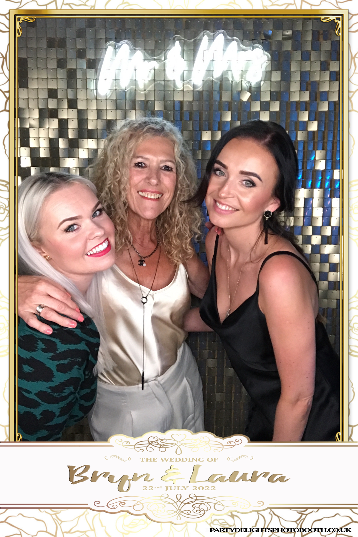 Bryn and Laura’s Wedding | View more photos from the event at gallery.partydelightsphotobooth.co.uk/u/PartyDelightsPhotoBooth/Bryn-and-Laura’s-Wedding