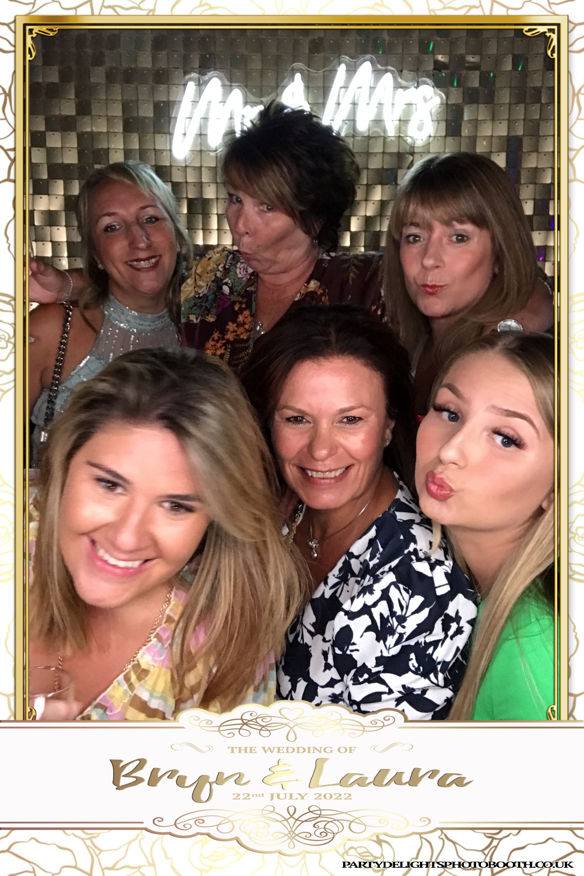 Bryn and Laura’s Wedding | View more photos from the event at gallery.partydelightsphotobooth.co.uk/u/PartyDelightsPhotoBooth/Bryn-and-Laura’s-Wedding