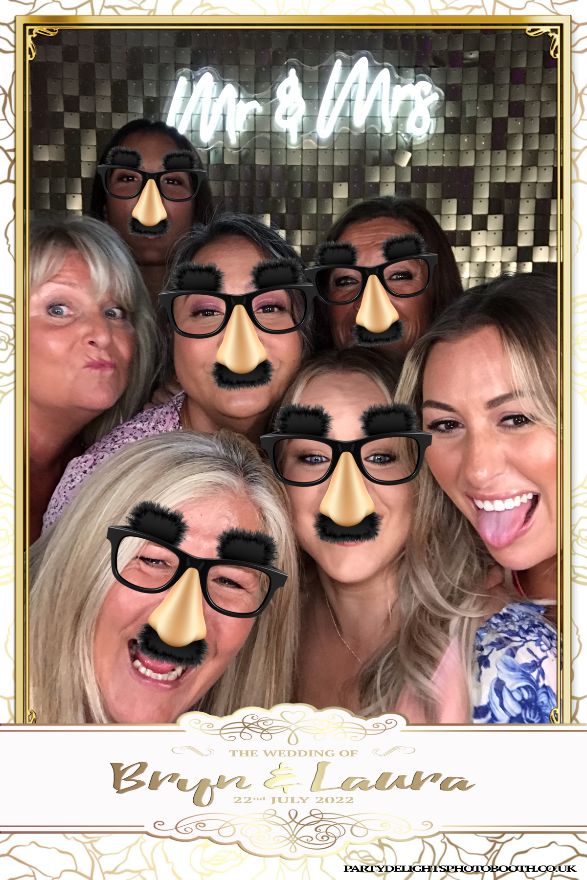 Bryn and Laura’s Wedding | View more photos from the event at gallery.partydelightsphotobooth.co.uk/u/PartyDelightsPhotoBooth/Bryn-and-Laura’s-Wedding