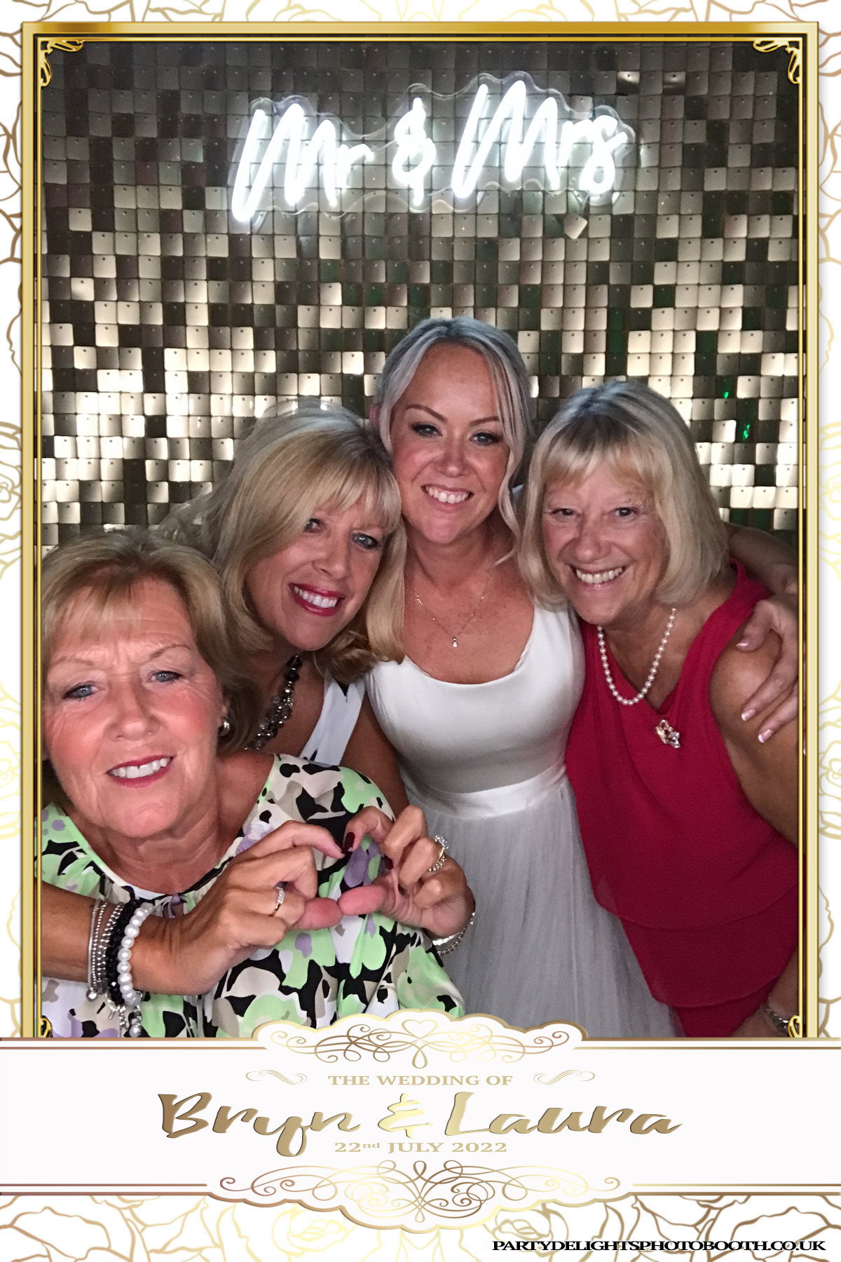 Bryn and Laura’s Wedding | View more photos from the event at gallery.partydelightsphotobooth.co.uk/u/PartyDelightsPhotoBooth/Bryn-and-Laura’s-Wedding
