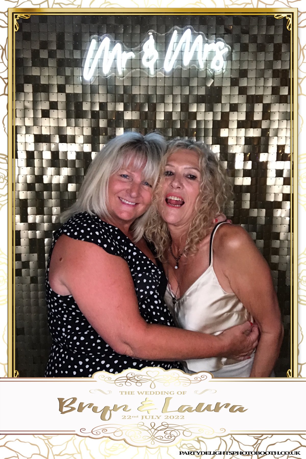 Bryn and Laura’s Wedding | View more photos from the event at gallery.partydelightsphotobooth.co.uk/u/PartyDelightsPhotoBooth/Bryn-and-Laura’s-Wedding