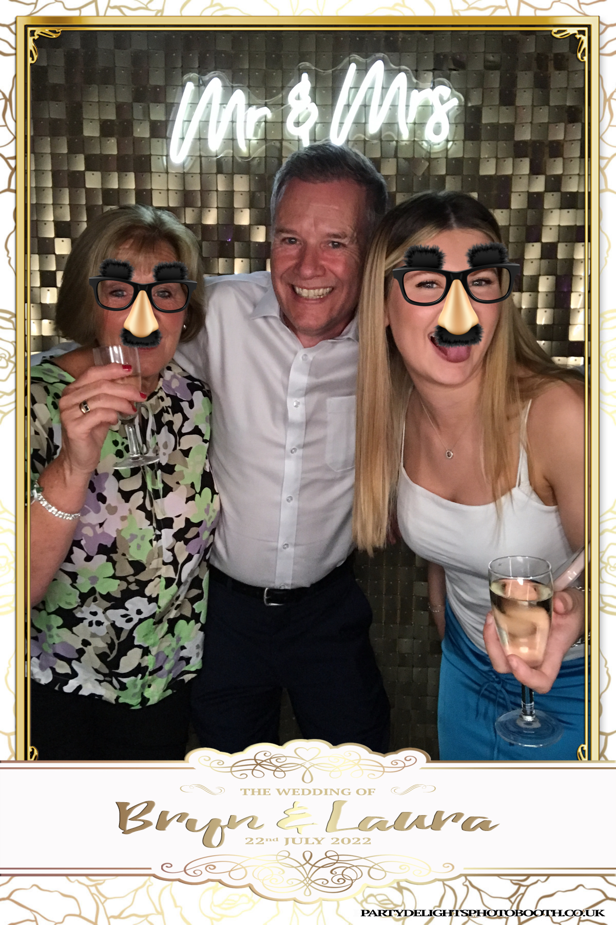 Bryn and Laura’s Wedding | View more photos from the event at gallery.partydelightsphotobooth.co.uk/u/PartyDelightsPhotoBooth/Bryn-and-Laura’s-Wedding