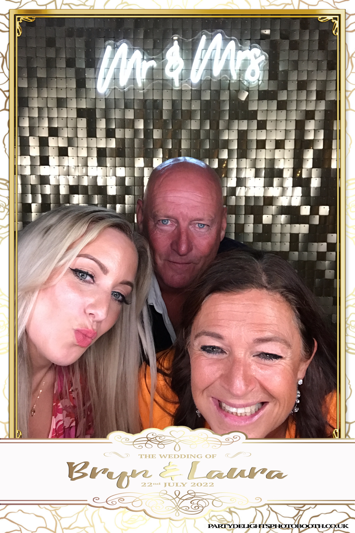 Bryn and Laura’s Wedding | View more photos from the event at gallery.partydelightsphotobooth.co.uk/u/PartyDelightsPhotoBooth/Bryn-and-Laura’s-Wedding