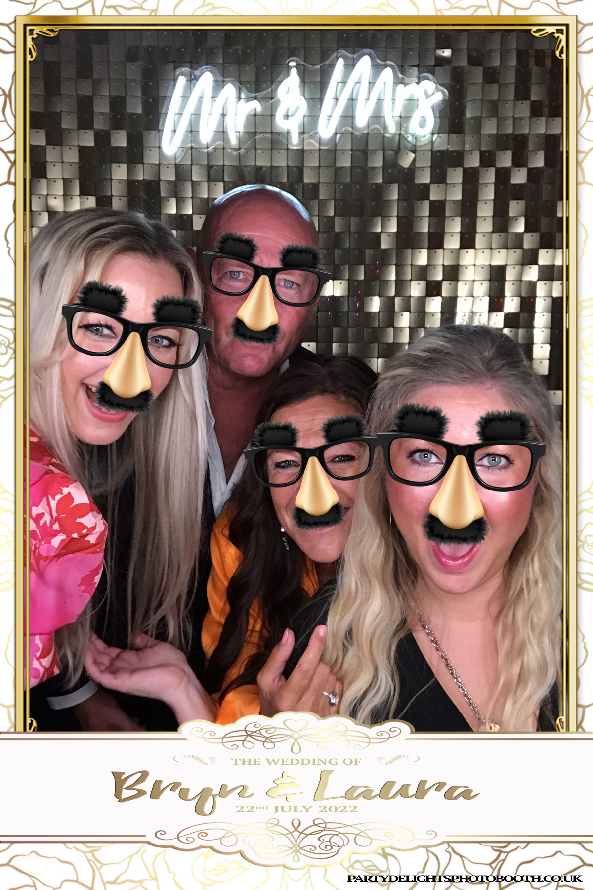 Bryn and Laura’s Wedding | View more photos from the event at gallery.partydelightsphotobooth.co.uk/u/PartyDelightsPhotoBooth/Bryn-and-Laura’s-Wedding
