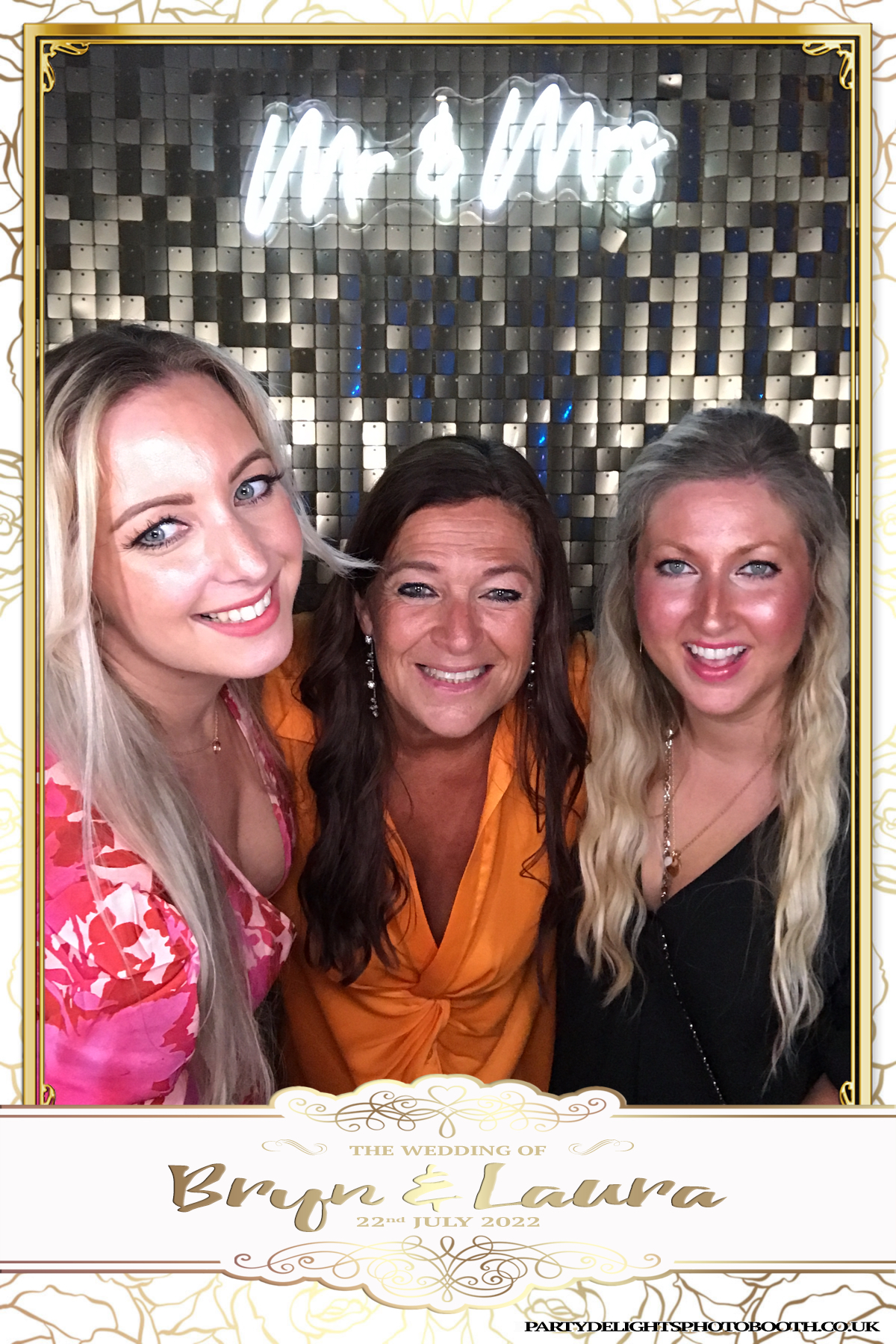 Bryn and Laura’s Wedding | View more photos from the event at gallery.partydelightsphotobooth.co.uk/u/PartyDelightsPhotoBooth/Bryn-and-Laura’s-Wedding
