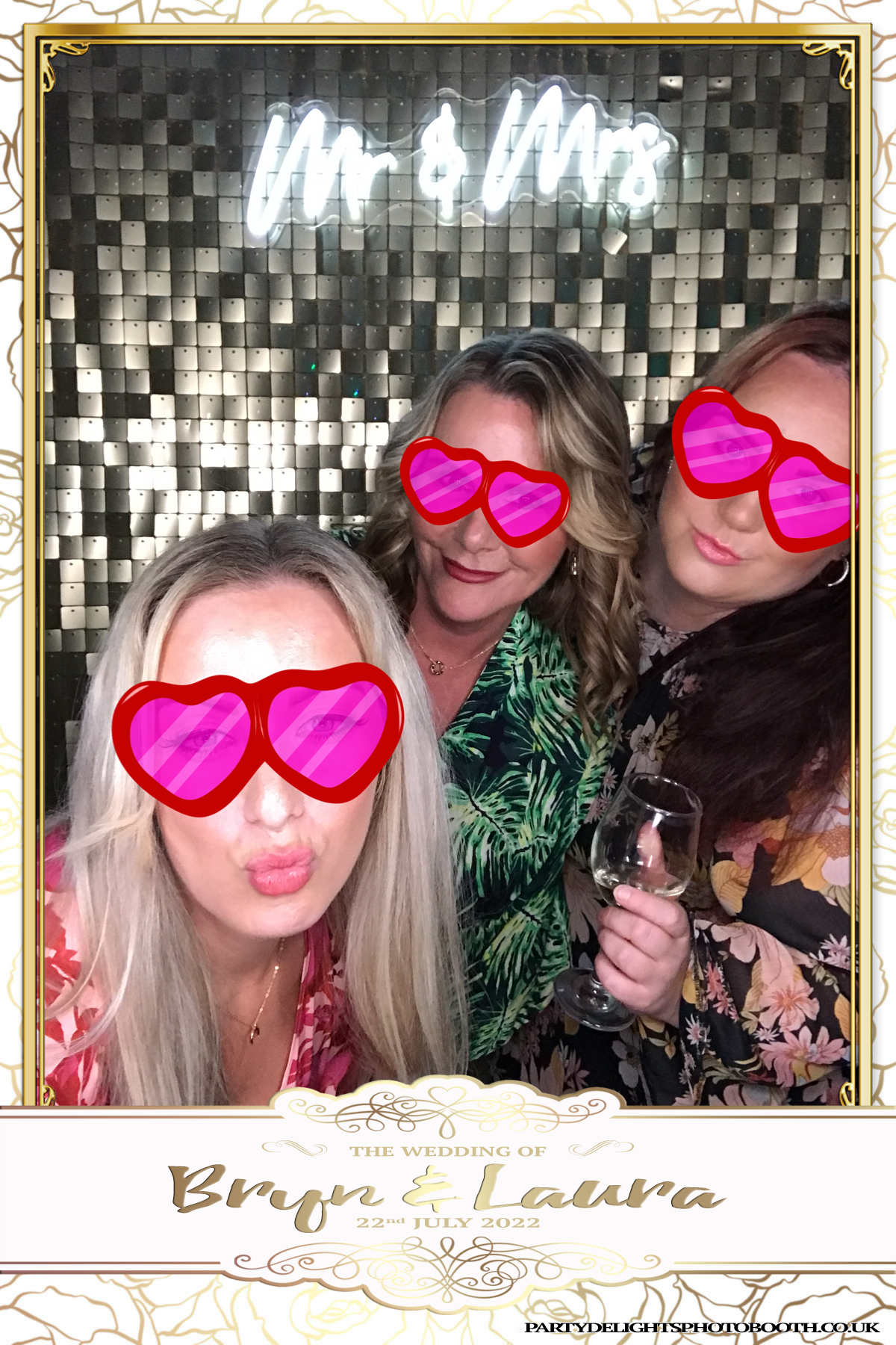 Bryn and Laura’s Wedding | View more photos from the event at gallery.partydelightsphotobooth.co.uk/u/PartyDelightsPhotoBooth/Bryn-and-Laura’s-Wedding