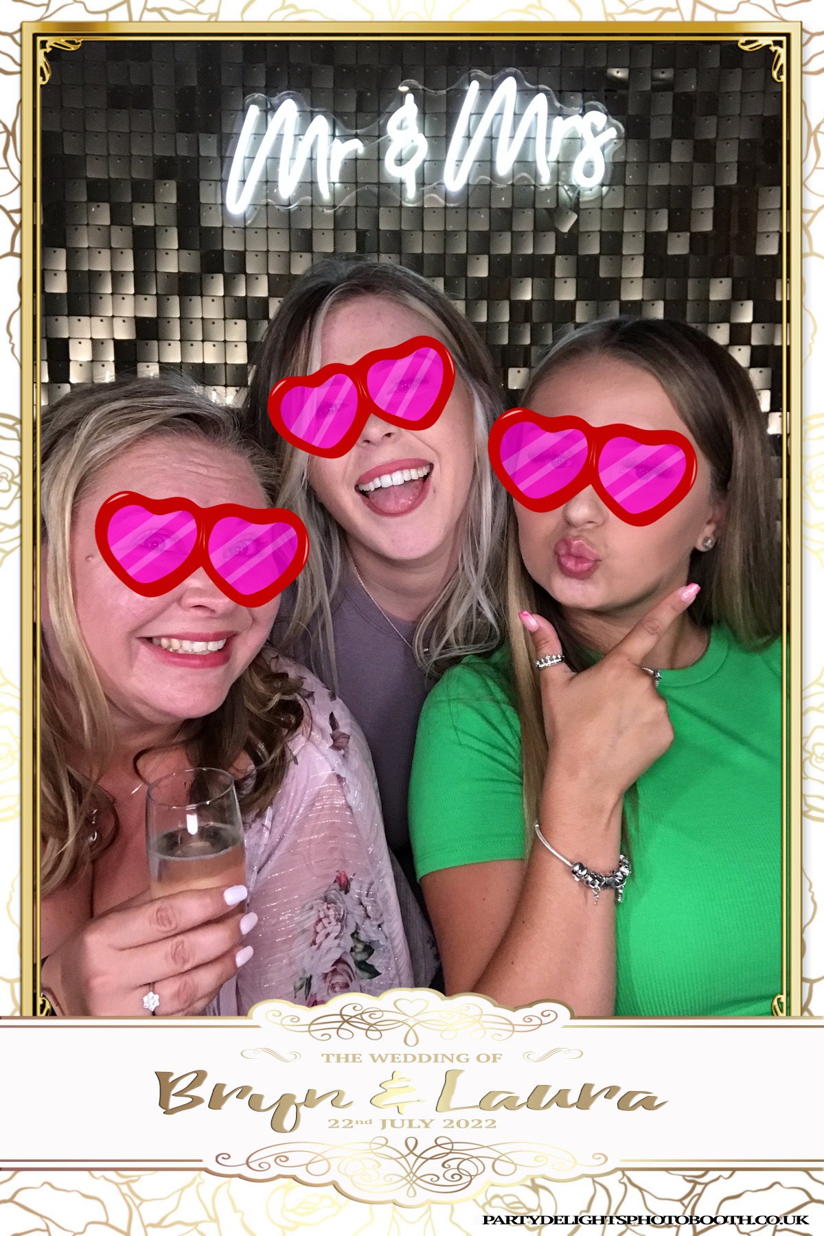 Bryn and Laura’s Wedding | View more photos from the event at gallery.partydelightsphotobooth.co.uk/u/PartyDelightsPhotoBooth/Bryn-and-Laura’s-Wedding