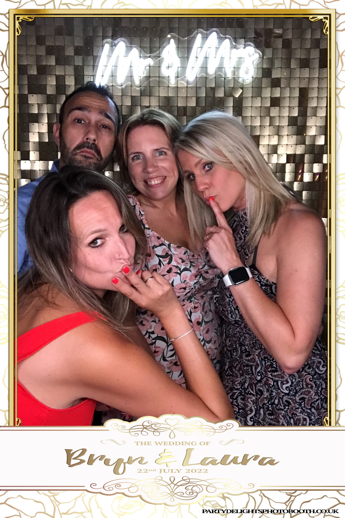 Bryn and Laura’s Wedding | View more photos from the event at gallery.partydelightsphotobooth.co.uk/u/PartyDelightsPhotoBooth/Bryn-and-Laura’s-Wedding