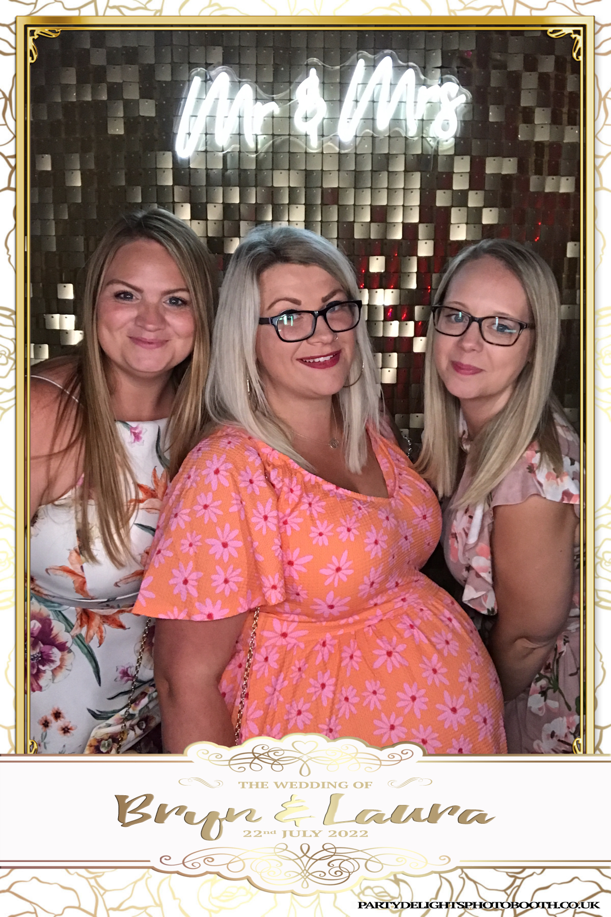 Bryn and Laura’s Wedding | View more photos from the event at gallery.partydelightsphotobooth.co.uk/u/PartyDelightsPhotoBooth/Bryn-and-Laura’s-Wedding
