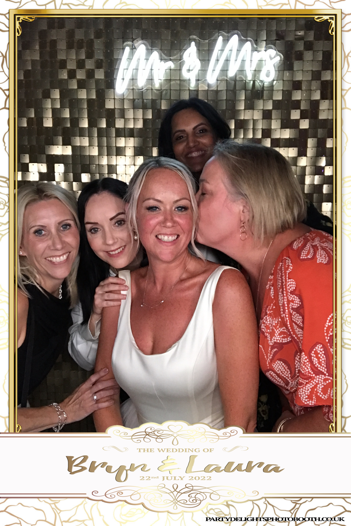 Bryn and Laura’s Wedding | View more photos from the event at gallery.partydelightsphotobooth.co.uk/u/PartyDelightsPhotoBooth/Bryn-and-Laura’s-Wedding