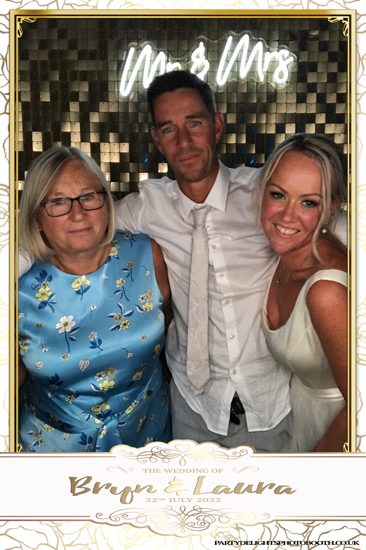 Bryn and Laura’s Wedding | View more photos from the event at gallery.partydelightsphotobooth.co.uk/u/PartyDelightsPhotoBooth/Bryn-and-Laura’s-Wedding