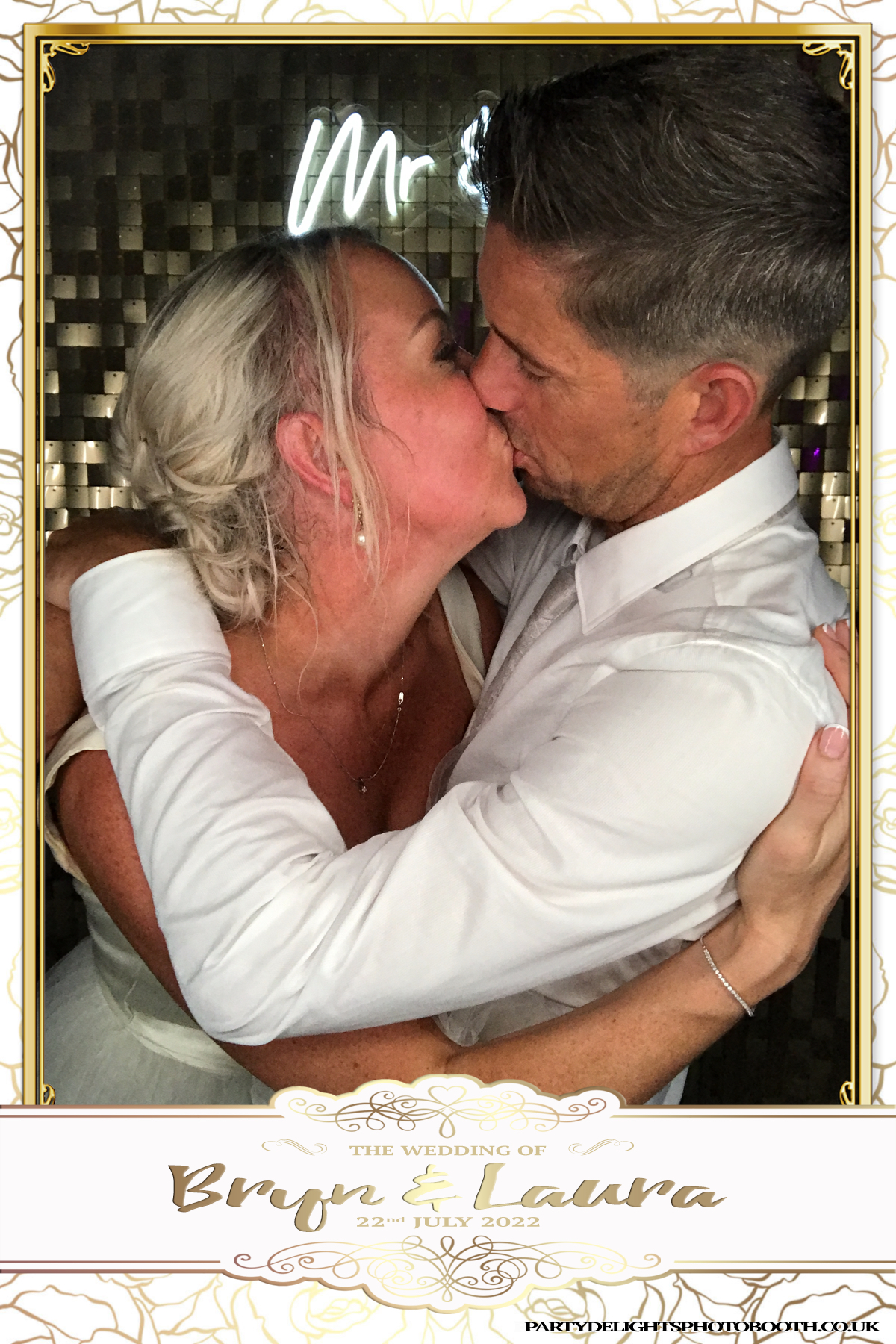 Bryn and Laura’s Wedding | View more photos from the event at gallery.partydelightsphotobooth.co.uk/u/PartyDelightsPhotoBooth/Bryn-and-Laura’s-Wedding