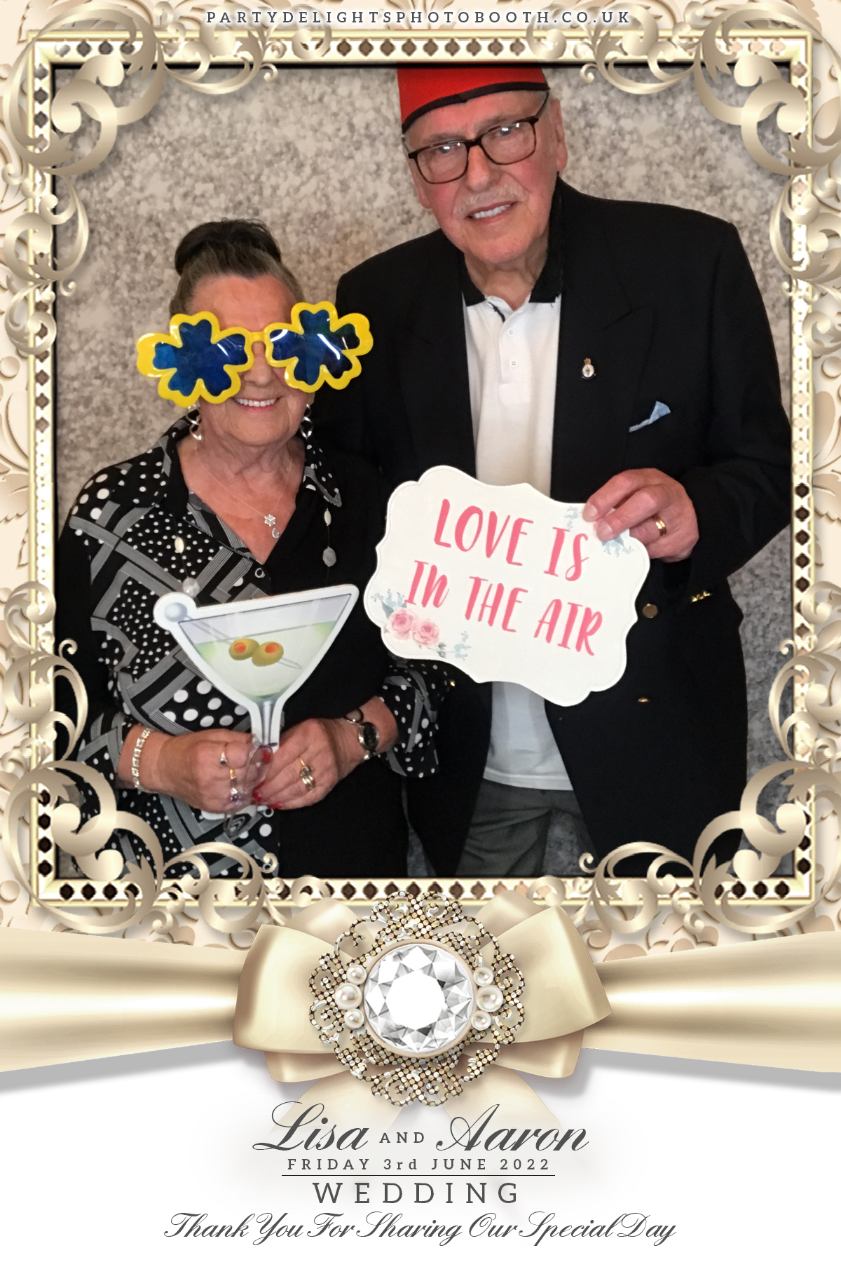 Lisa & Aaron's wedding | View more photos from the event at gallery.partydelightsphotobooth.co.uk/u/PartyDelightsPhotoBooth/Lisa-Aarons-wedding