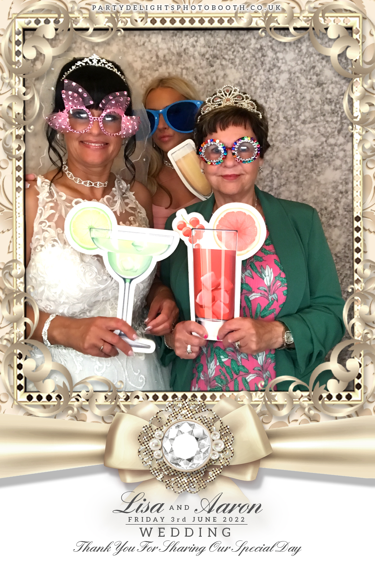Lisa & Aaron's wedding | View more photos from the event at gallery.partydelightsphotobooth.co.uk/u/PartyDelightsPhotoBooth/Lisa-Aarons-wedding