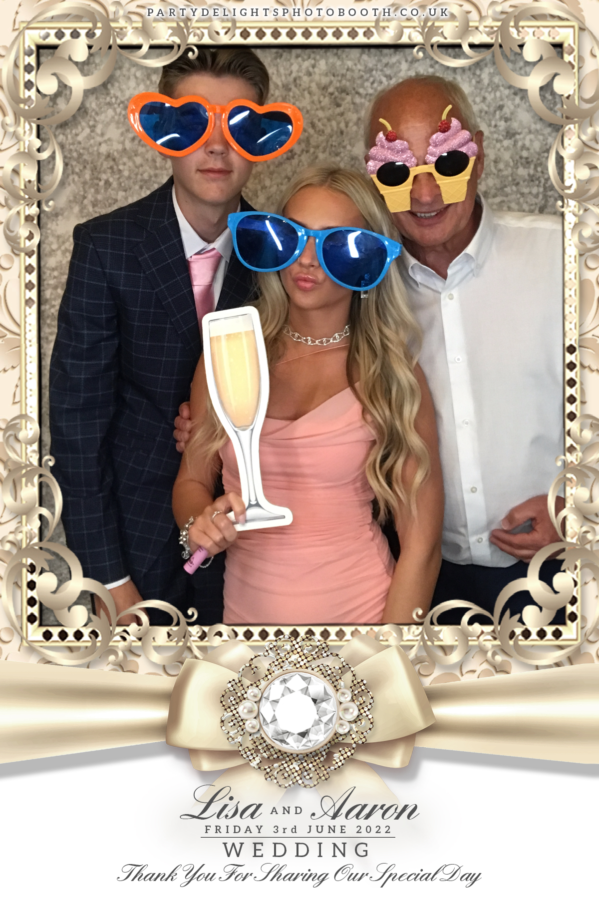 Lisa & Aaron's wedding | View more photos from the event at gallery.partydelightsphotobooth.co.uk/u/PartyDelightsPhotoBooth/Lisa-Aarons-wedding