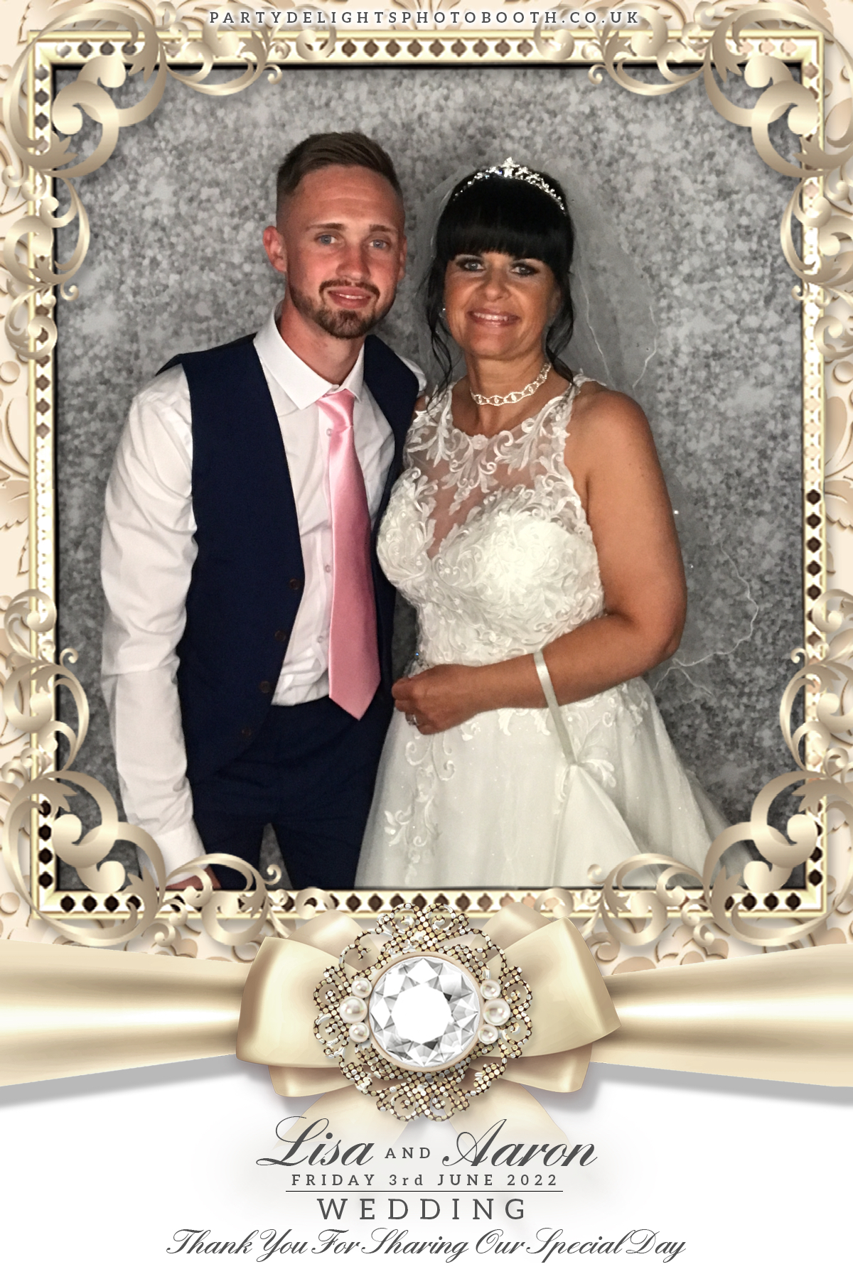 Lisa & Aaron's wedding | View more photos from the event at gallery.partydelightsphotobooth.co.uk/u/PartyDelightsPhotoBooth/Lisa-Aarons-wedding