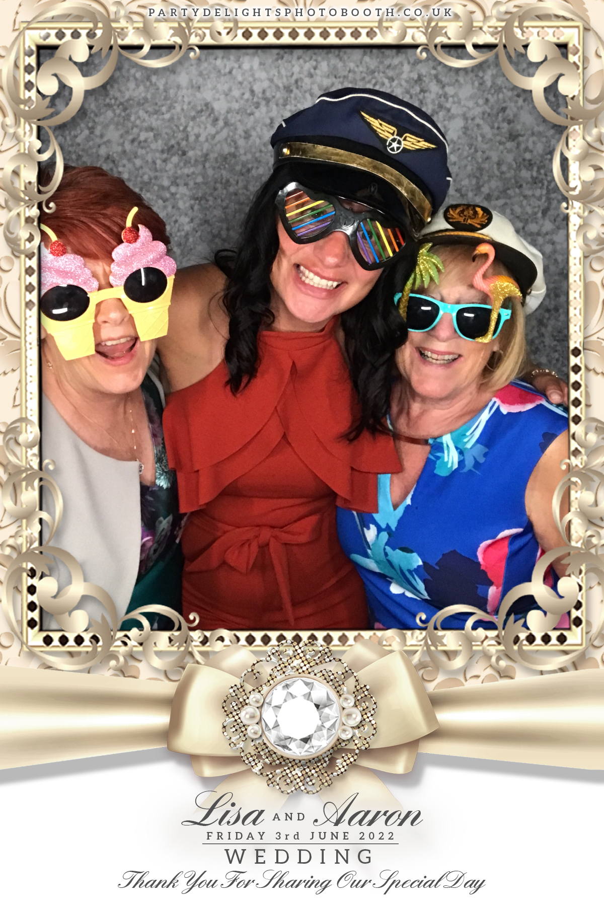 Lisa & Aaron's wedding | View more photos from the event at gallery.partydelightsphotobooth.co.uk/u/PartyDelightsPhotoBooth/Lisa-Aarons-wedding