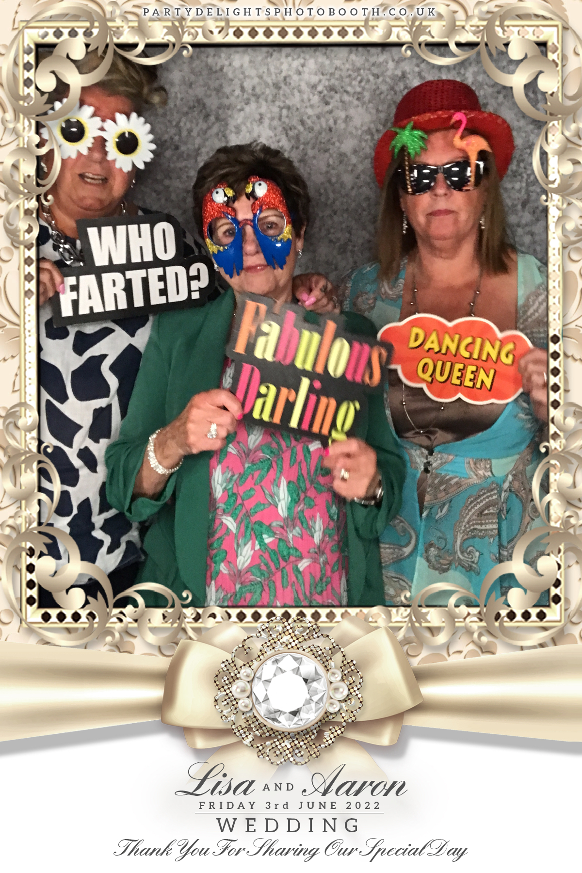 Lisa & Aaron's wedding | View more photos from the event at gallery.partydelightsphotobooth.co.uk/u/PartyDelightsPhotoBooth/Lisa-Aarons-wedding