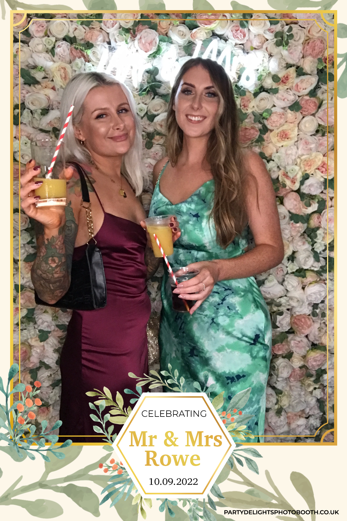 Mr & Mrs Rowe | View more photos from the event at gallery.partydelightsphotobooth.co.uk/u/PartyDelightsPhotoBooth/Mr-Mrs-Rowe