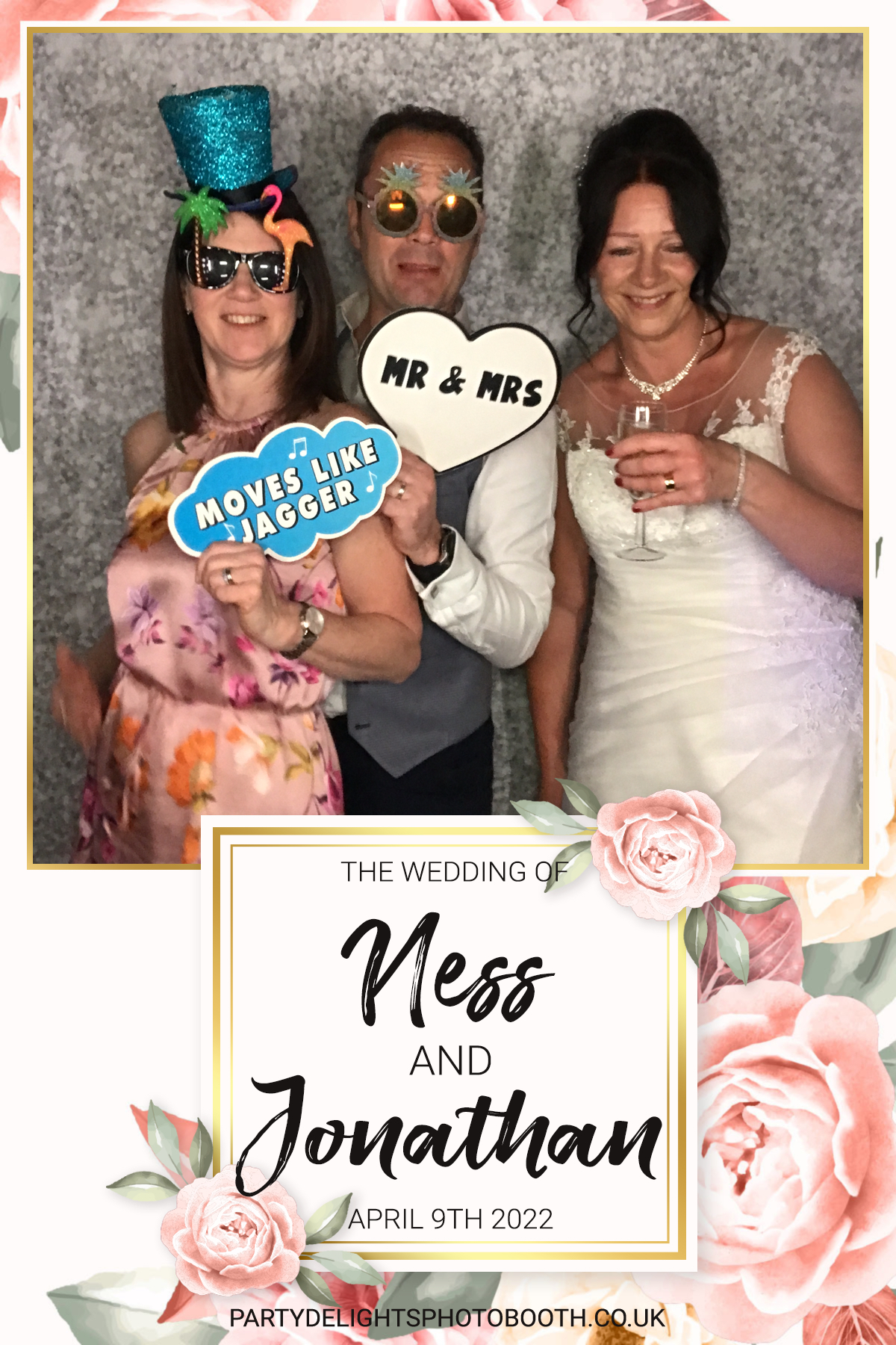 Ness and Jonnie's Wedding | View more photos from the event at gallery.partydelightsphotobooth.co.uk/u/PartyDelightsPhotoBooth/Ness-and-Jonnies-Wedding