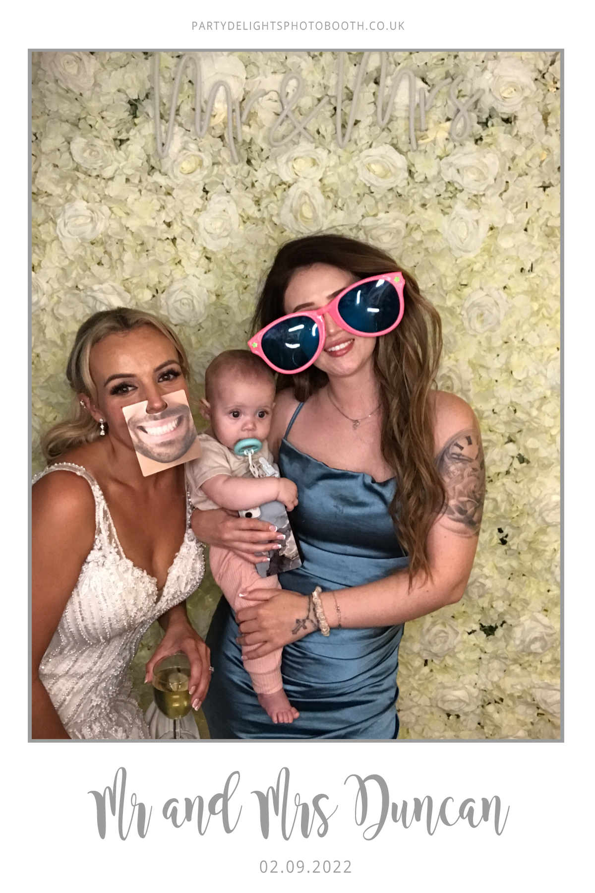 Ryan and Yasmin's Wedding | View more photos from the event at gallery.partydelightsphotobooth.co.uk/u/PartyDelightsPhotoBooth/Ryan-and-Yasmins-Wedding