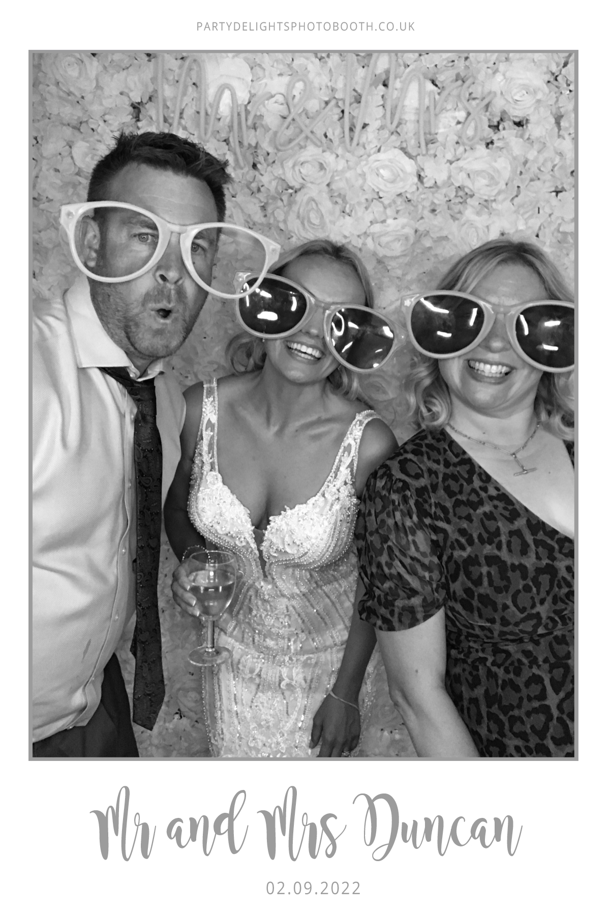 Ryan and Yasmin's Wedding | View more photos from the event at gallery.partydelightsphotobooth.co.uk/u/PartyDelightsPhotoBooth/Ryan-and-Yasmins-Wedding