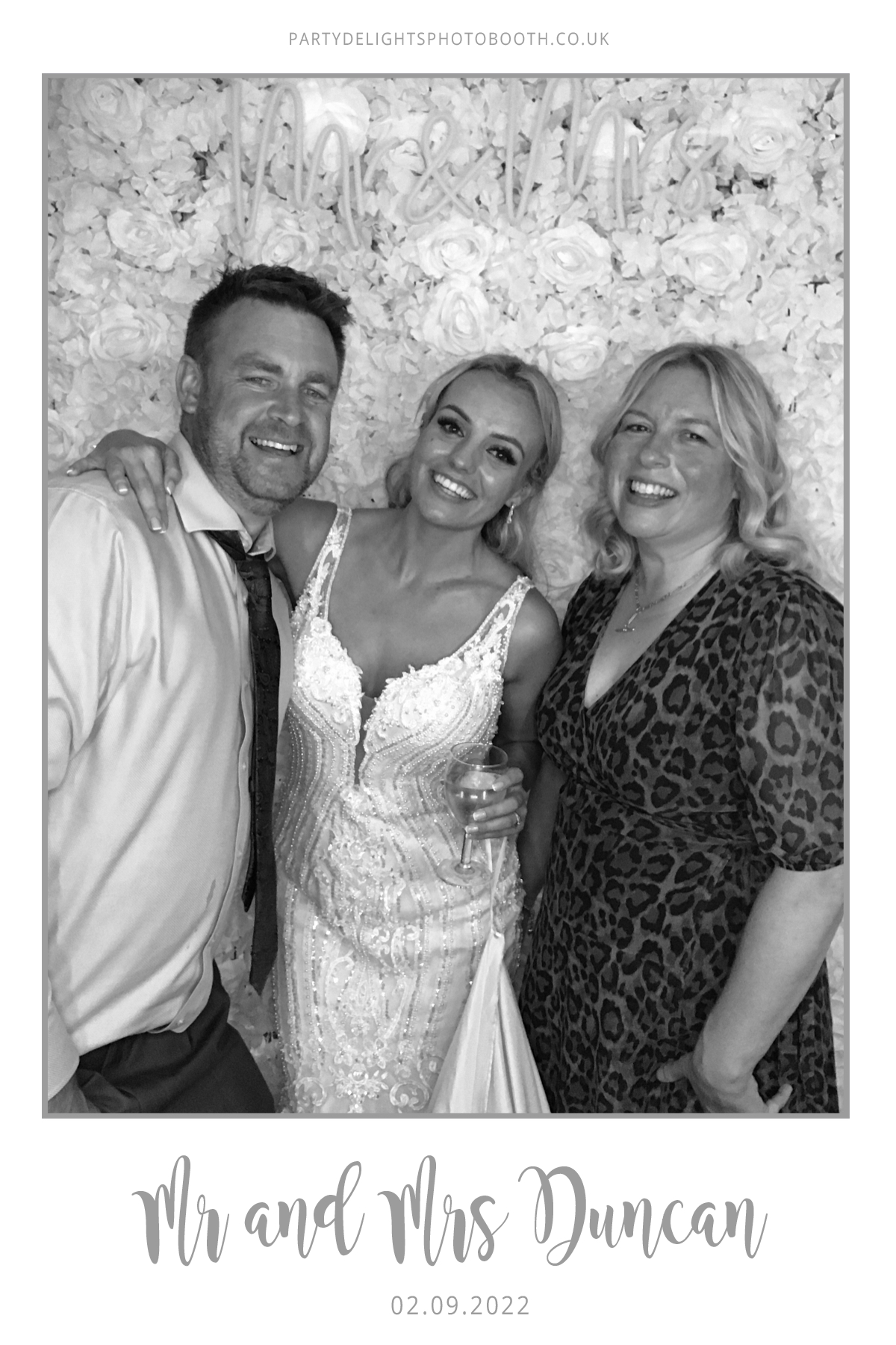 Ryan and Yasmin's Wedding | View more photos from the event at gallery.partydelightsphotobooth.co.uk/u/PartyDelightsPhotoBooth/Ryan-and-Yasmins-Wedding