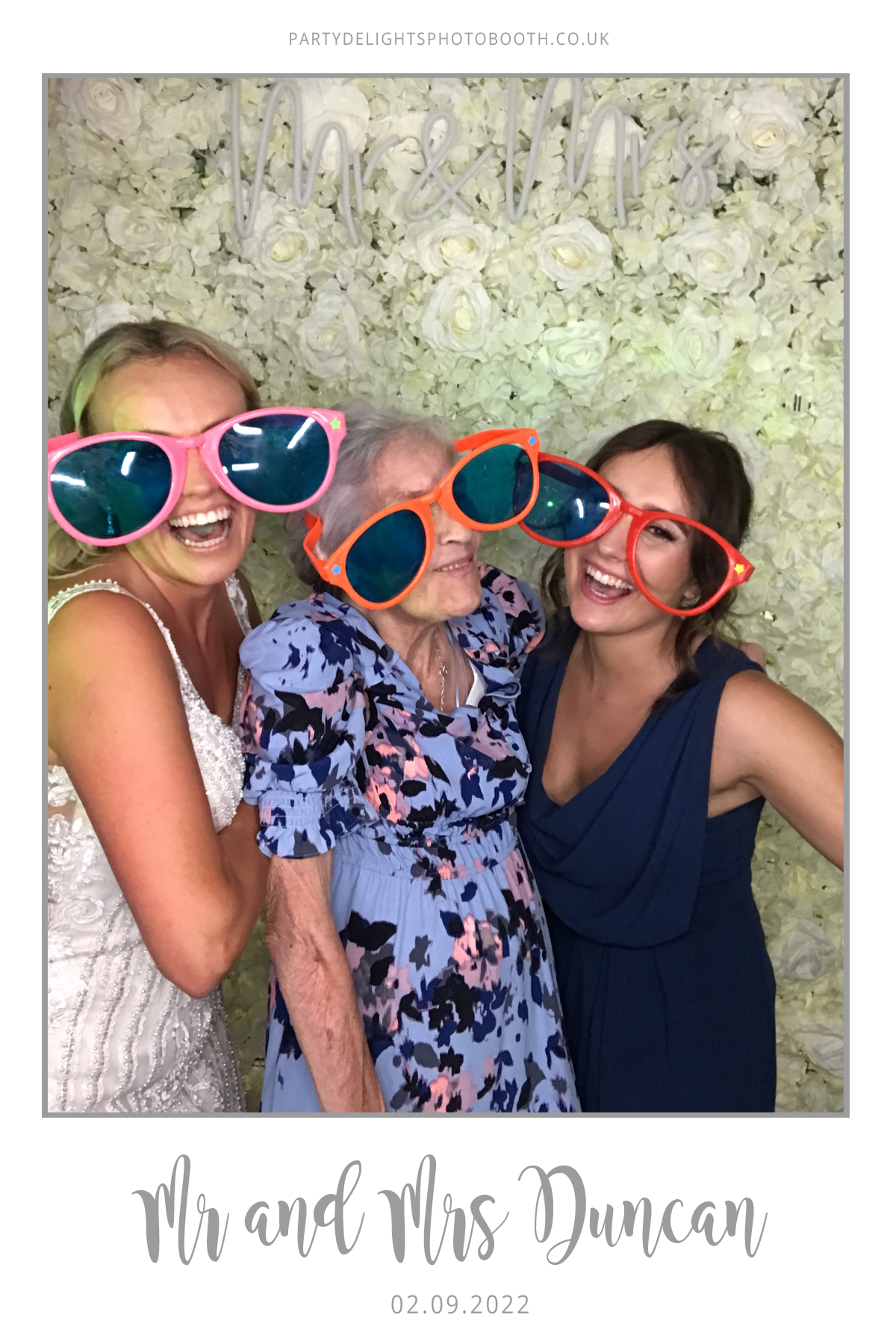 Ryan and Yasmin's Wedding | View more photos from the event at gallery.partydelightsphotobooth.co.uk/u/PartyDelightsPhotoBooth/Ryan-and-Yasmins-Wedding