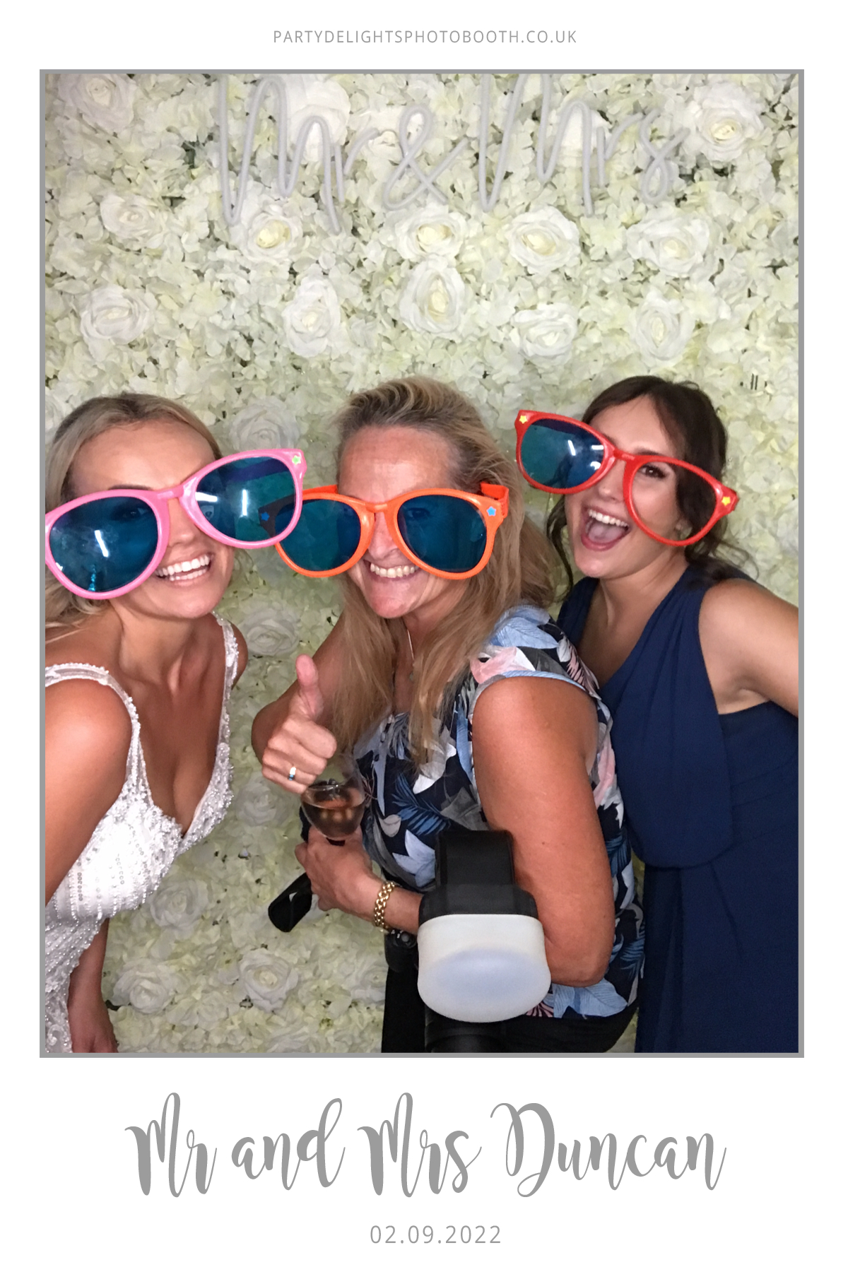Ryan and Yasmin's Wedding | View more photos from the event at gallery.partydelightsphotobooth.co.uk/u/PartyDelightsPhotoBooth/Ryan-and-Yasmins-Wedding
