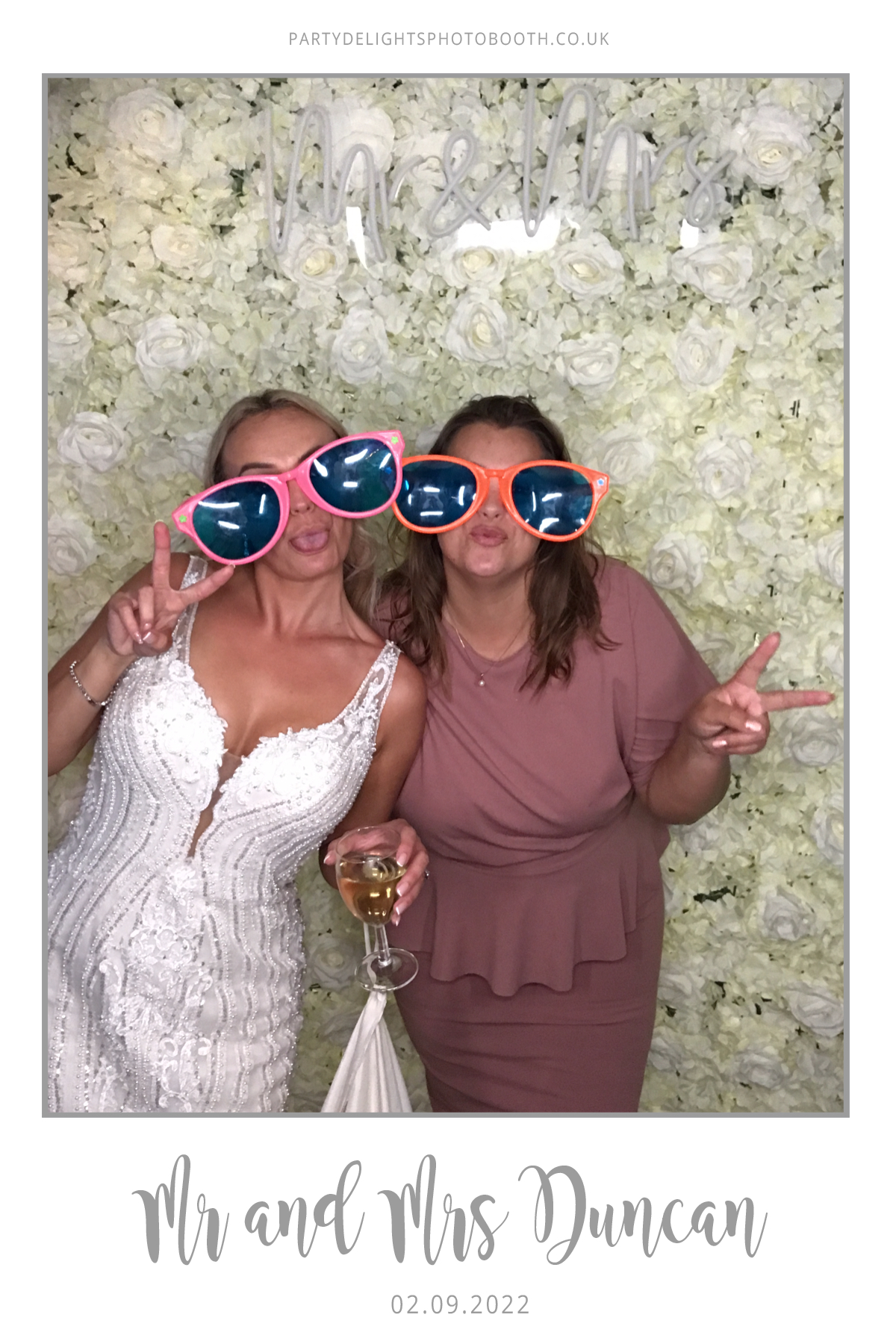 Ryan and Yasmin's Wedding | View more photos from the event at gallery.partydelightsphotobooth.co.uk/u/PartyDelightsPhotoBooth/Ryan-and-Yasmins-Wedding