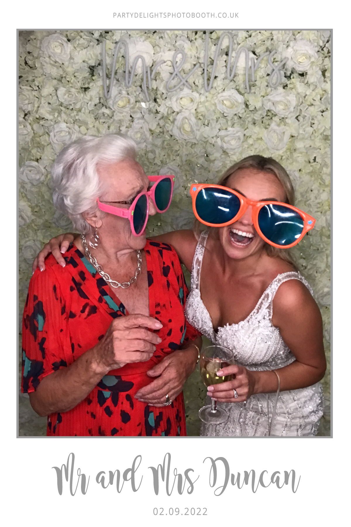 Ryan and Yasmin's Wedding | View more photos from the event at gallery.partydelightsphotobooth.co.uk/u/PartyDelightsPhotoBooth/Ryan-and-Yasmins-Wedding