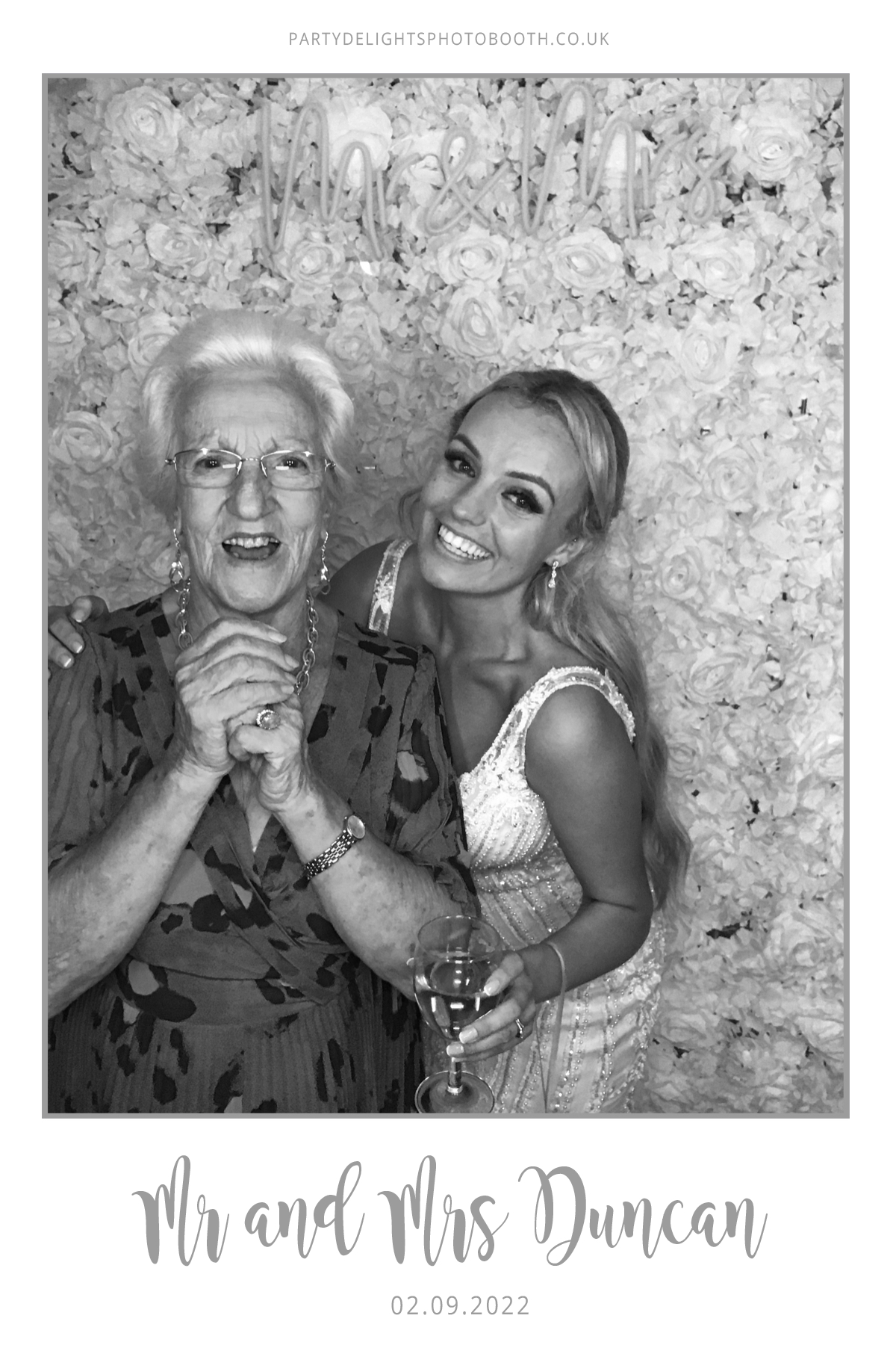 Ryan and Yasmin's Wedding | View more photos from the event at gallery.partydelightsphotobooth.co.uk/u/PartyDelightsPhotoBooth/Ryan-and-Yasmins-Wedding