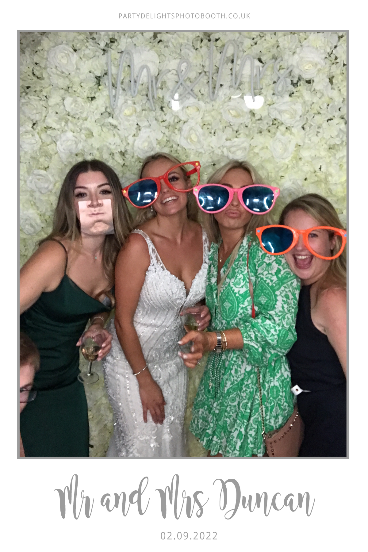 Ryan and Yasmin's Wedding | View more photos from the event at gallery.partydelightsphotobooth.co.uk/u/PartyDelightsPhotoBooth/Ryan-and-Yasmins-Wedding