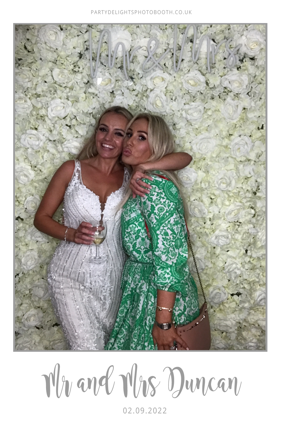Ryan and Yasmin's Wedding | View more photos from the event at gallery.partydelightsphotobooth.co.uk/u/PartyDelightsPhotoBooth/Ryan-and-Yasmins-Wedding